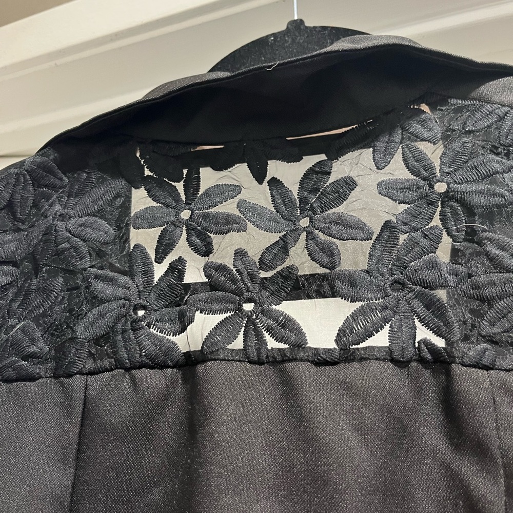Black blazer - Picture 3 of 4